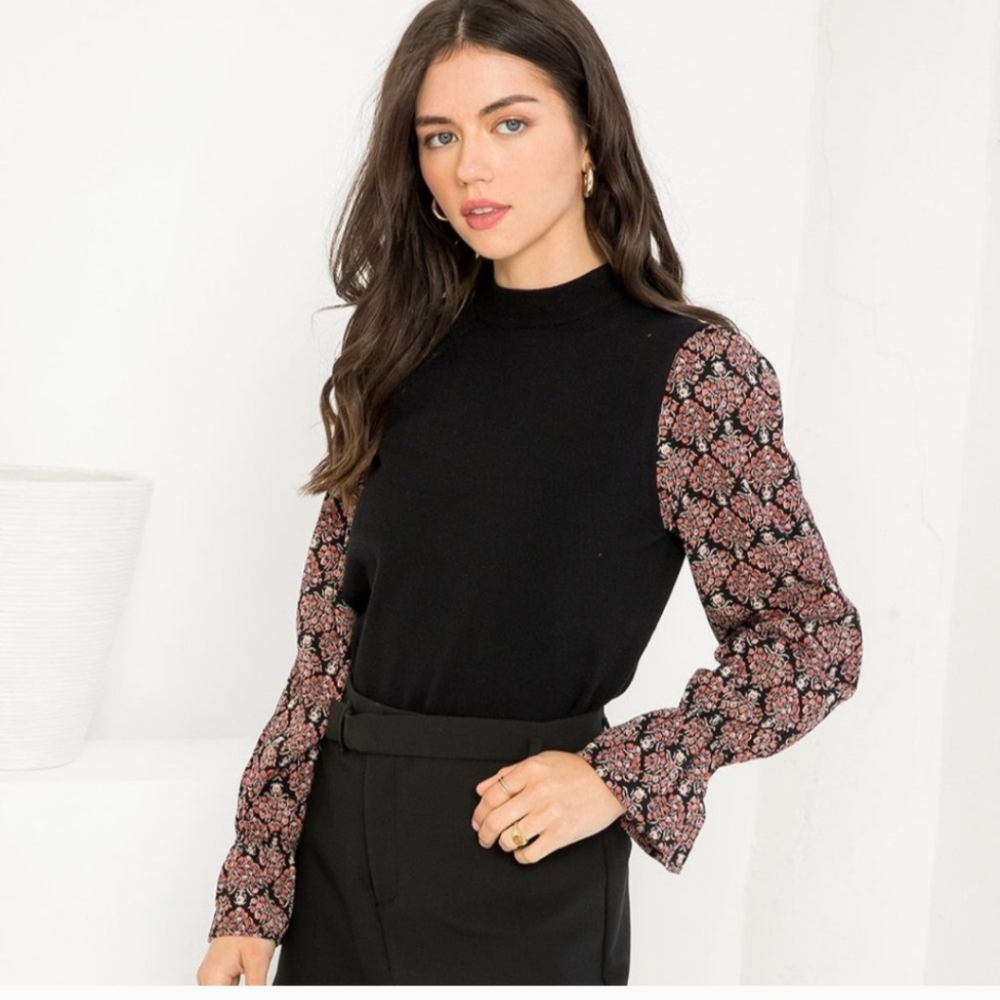 THML Womens Floral Sleeve Black Sweater, Size Small